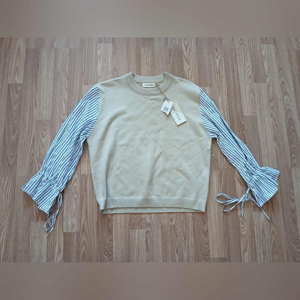 Painter Women's Beige Sweater with Striped Color Thread Women'Sleeves, Brand New